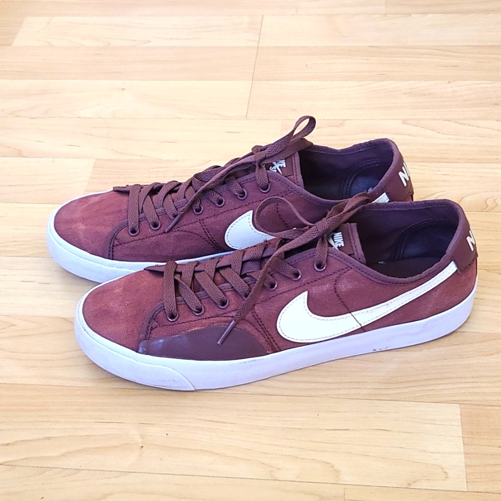 MENS NIKE SB BLAZER COURT SNEAKER Size 10